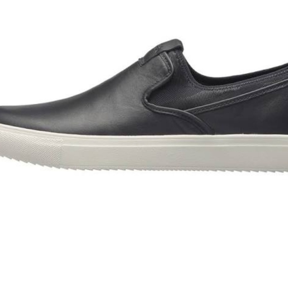 Mens casual sneaker